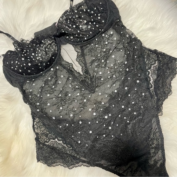 L Vs Victoria’s Secret VERY SEXY
Wicked Unlined Embellished l Balconette Teddy - Picture 6 of 11